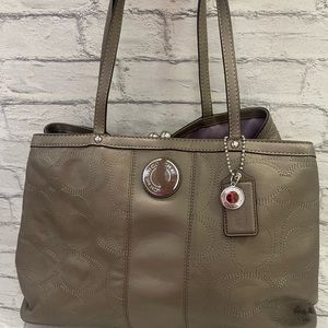 Like New Coach Metallic Kisslock Purse